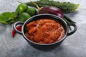 Indien cuisine - beurre poulet avec sauce photo