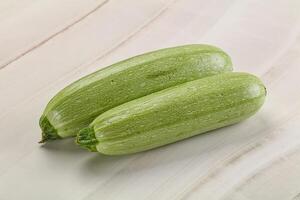 brut vert mûr Zucchini légume photo