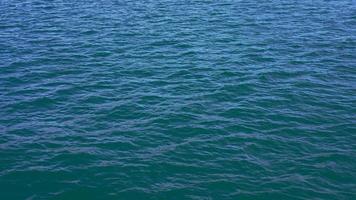 texture de la surface de l'eau de la mer photo
