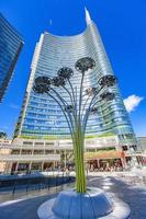 milan, italie, 28 avril 2017 - gratte-ciel modernes à porta nuova à milan, italie. porta nuova est le principal quartier d'affaires de milan. photo