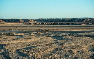 sommets des montagnes dans le désert d'égypte photo