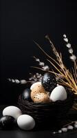 une panier de coloré des œufs avec fond sur une noir Contexte. Pâques Oeuf concept, printemps vacances photo