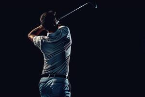 ai généré golfeur dans blanc chemise balançant sur noir Contexte. photo