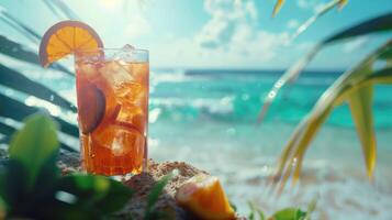 rafraîchissant été les boissons par le plage. photo