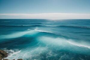 une magnifique le coucher du soleil plus de le océan avec vagues photo