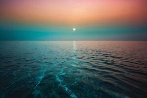 une magnifique plage avec vagues et le sable photo