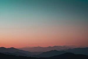 une Montagne intervalle avec une le coucher du soleil dans le Contexte photo