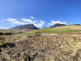 une vue de le île de arran dans Écosse sur une ensoleillé journée photo