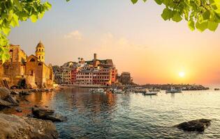 le pêche ville de vernazza photo