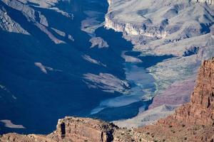 vue sur le grand canyon et la rivière colorado photo