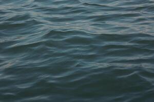 bleu mer vagues arrière-plan, océan vagues Contexte photo