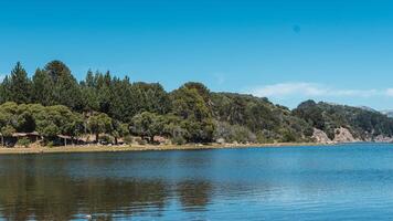 patagonien paysage. Lac et montagnes photo