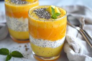 mangue, ananas et chia la graine smoothie photo