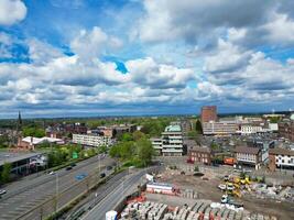 haute angle vue de Wolverhampton ville de métropolitain arrondissement dans le Ouest les Midlands, Angleterre, uni Royaume. mai 4ème, 2024 photo