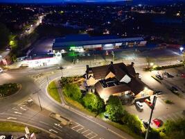 aérien nuit vue de illuminé chesterfield ville centre, Angleterre uni Royaume. avril 30e, 2024 photo