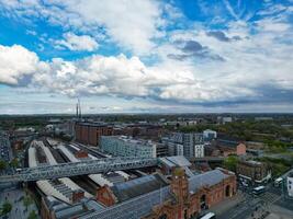 magnifique aérien vue de historique central Nottingham ville le long de rivière Trente, Angleterre uni Royaume photo