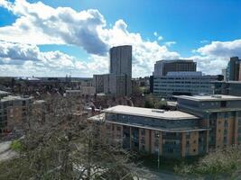 aérien vue de bâtiments à ville centre et centre ville de couvent ville de Angleterre uni Royaume. Mars 30e, 2024 photo