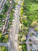 aérien vue de bedford ville de le Bedfordshire, Angleterre Royaume-Uni pendant venteux et nuageux journée. avril 5ème, 2024 photo