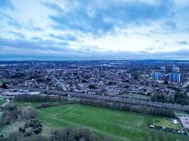 aérien vue de Résidentiel biens à Nord luton ville de Angleterre Royaume-Uni. Mars 19ème, 2024 photo