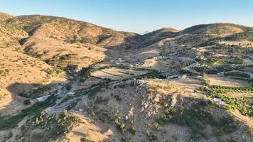 aérien vue de magnifique paysage et collines à Kurdistan, Irak. août 3ème, 2023 photo