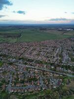 aérien vue de Résidentiel biens à luton ville de Angleterre pendant le coucher du soleil. uni Royaume. Mars 17ème, 2024 photo