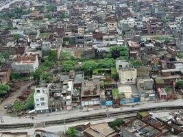 Résidentiel zone près historique bâtiment dans cheikhupura Pakistan sur novembre 14, 2023 photo