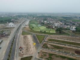 haute angle vue avec drone de Ouest Marina logement société dans lahore Pakistan sur novembre 07, 2023 photo