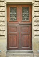 le texture de le vieux en bois porte. Extérieur vue photo