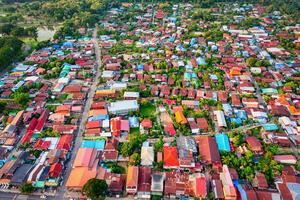 aérien Haut vue de vieux village Maisons dans campagne dans Thaïlande. photo