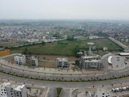 haute angle vue avec drone de Ouest Marina logement société dans lahore Pakistan sur novembre 07, 2023 photo