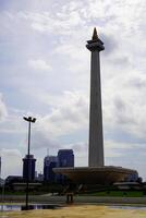 central Djakarta, janvier 30, 2024 - magnifique vue de le nationale monument avec clair ciels pendant le journée. photo