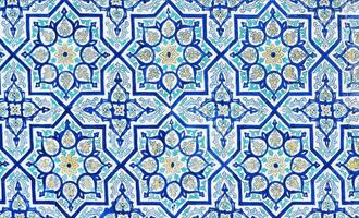 géométrique traditionnel islamique ornement. fragment de une céramique mosaïque. photo