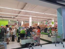 Bangkok, Thaïlande sur juillet 22 2023. le atmosphère à le gros c département boutique est très occupé photo