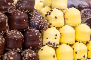 des chocolats pour vente dans une bonbons boutique photo