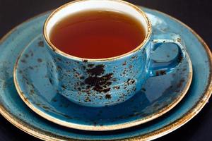 thé rouge dans une belle tasse photo