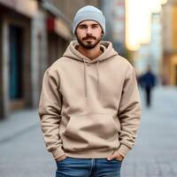 ai généré homme dans une beige sweat à capuche sur le rue génératif ai photo