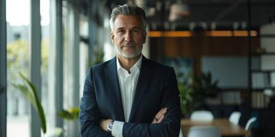 affaires portrait de une homme dans le Bureau photo