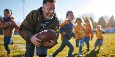 entraîneur les trains les enfants dans américain Football photo