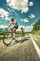 cyclistes avec professionnel courses des sports équipement équitation photo