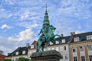 évêque absalon monument - Copenhague, Danemark photo