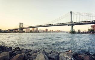 Pont de Manhattan au coucher du soleil photo