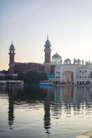 vue de détails de architecture à l'intérieur d'or temple - harmandir sahib dans Amritsar, Pendjab, Inde, célèbre Indien sikh repère, d'or temple, le principale sanctuaire de sikhs dans Amritsar, Inde photo