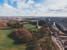 Wellington monument dans Dublin, Irlande par drone photo