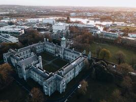 James Mitchell géologie musée dans Galway, Irlande par drone photo