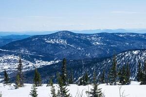 neige couvert hivernal Montagne paysage. photo