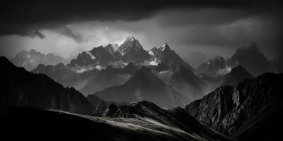 incroyable noir et blanc la photographie de magnifique montagnes et collines avec foncé ciels paysage Contexte vue scène photo