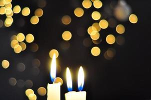 bougies et boules à Noël photo