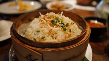 noix de coco et lerass infusé gluant riz une délicieux côté à accompagner le tropical faible somme vaisselle photo
