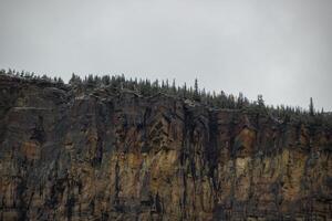 Montagne couper, dans le canadien rocheuses. photo