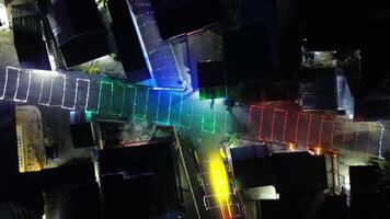 aérien vue de coloré lumière spectacle dans le ville à nuit photo